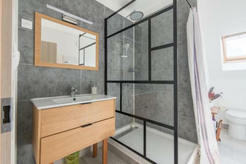 Grande Maison Familiale Situ�e En Centre-ville