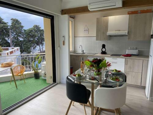 Apartamento Studio Saint-rapha�l, 1 Bedroom, 4 Persons - Fr-1-226a-128