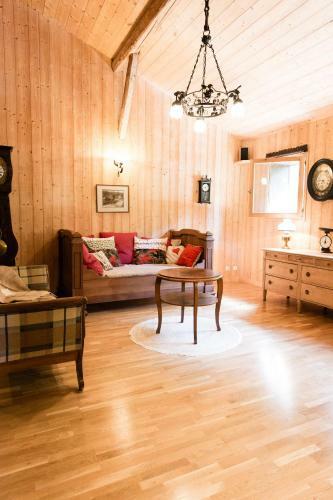 Chalet Familial Authentique Avec Jardin/chemin�e
