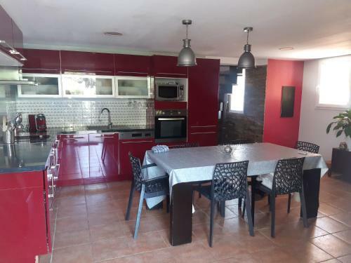 Maison Entre Mer Et Montagne, Quartier R�sidentiel