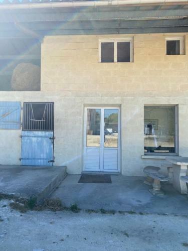 Hostal Petite Annexe Avec Piscine Commune