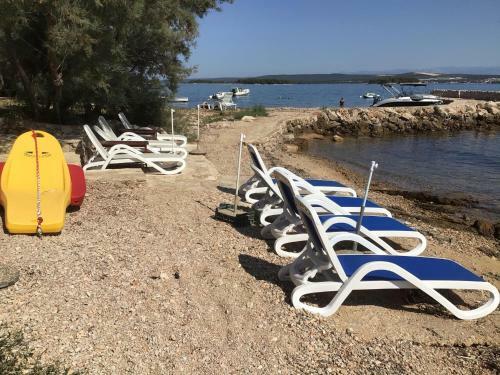 Apartments P&l - 25m From Beach
