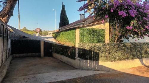 Maison de Vacances Les Pins Piscine Chauff�e