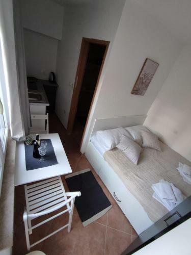 Hostal Private Bedroom With Bathroom