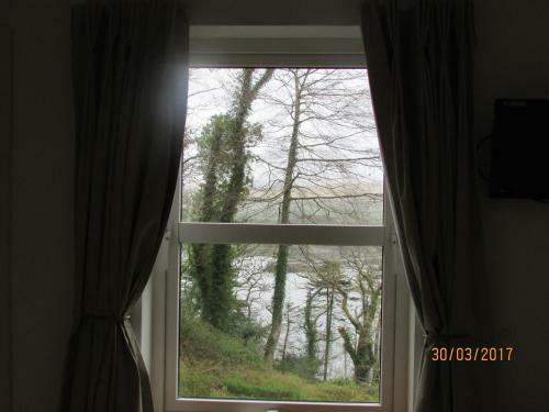 Hostal Watersedge Seaviews