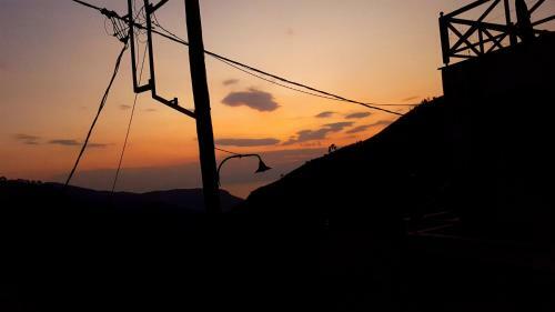 Forest House - Magnificent Sunset & Mountain View