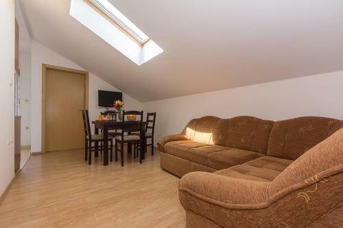 Apartamentos Brodarica Penthouse 4+2, Sea View