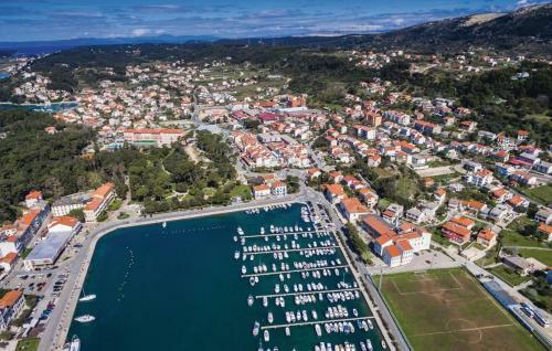 Hostal Apartmani Sandra Prpi?