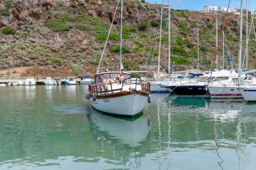Marta Boat B&B