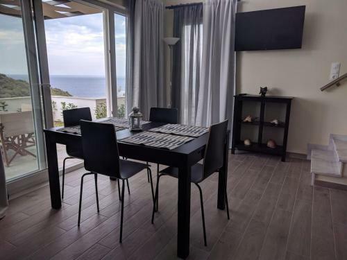 Above The Sea Apartments
