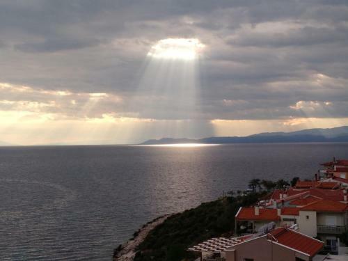 Above The Sea Apartments