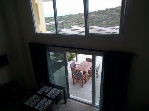 Above The Sea Apartments