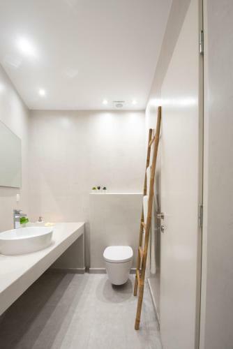 White Orchid Luxury Apartments