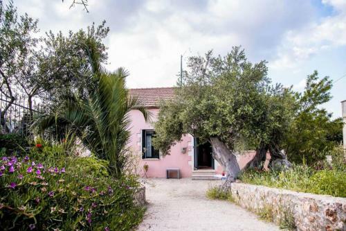 Ariadni's Traditional House