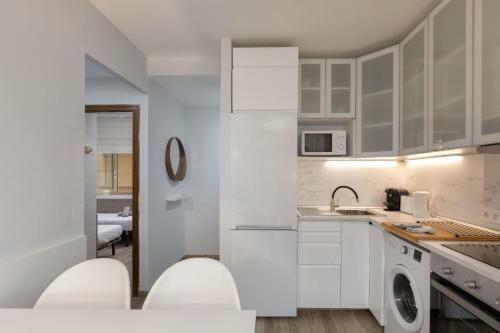 Pool Apartment Near Beach 5