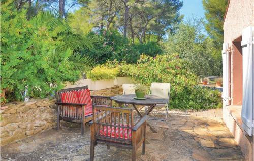 Two-bedroom Holiday Home In La Ciotat