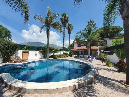 Campy - Villa Con Piscina Privata A 50 Metri Dal Mare