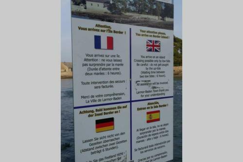 Vue Sur L'�le de Berder Et Vue Mer