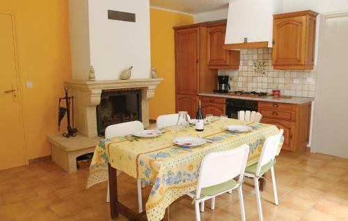 Holiday Home Visan With A Fireplace 03