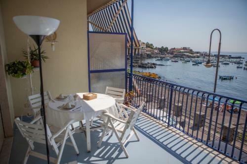 Bed & Breakfast Un Tuffo Nella Baia Di Capomulini