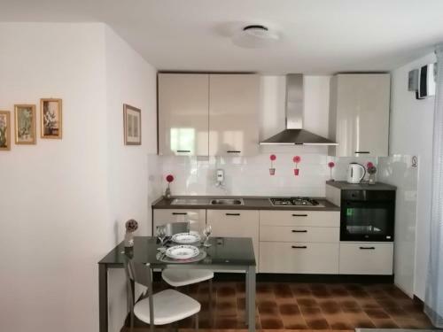 Hostal Apartment & Rooms Laura
