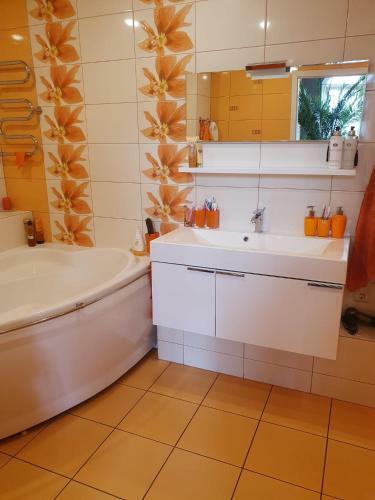 Hostal Dolphin