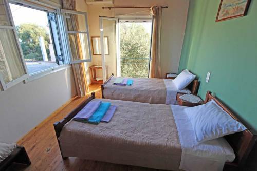Alex Montos Apartment Karousades Corfu