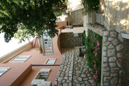 Apartamentos Villa Stefi (30m From The Sea)