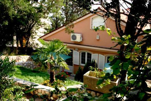 Apartamentos Villa Stefi (30m From The Sea)