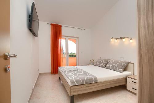Apartments Orange Medulin