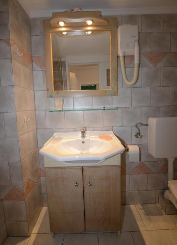 Konstantza Studios And Apartments