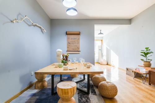 Hotel Qingdao Shinan�wusi Square