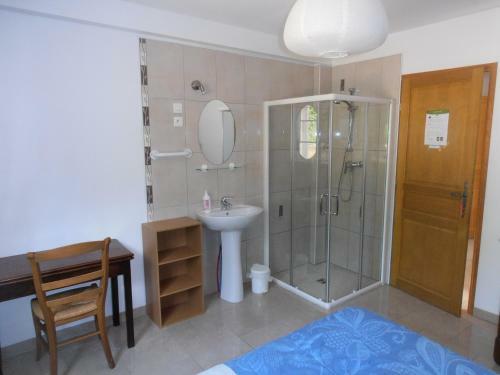 Hostal Chambres Sous Les Vignes Du Buttois