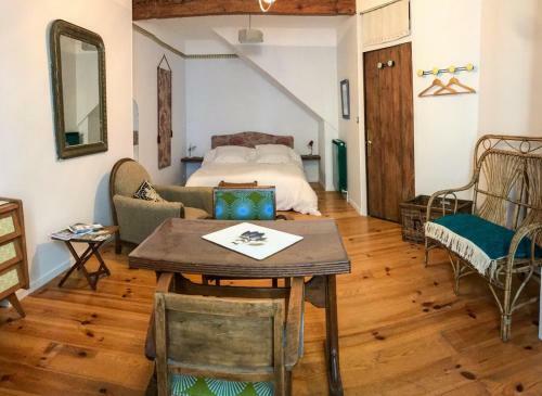 Bed & Breakfast Au Pied de La Cit� de Carcassonne