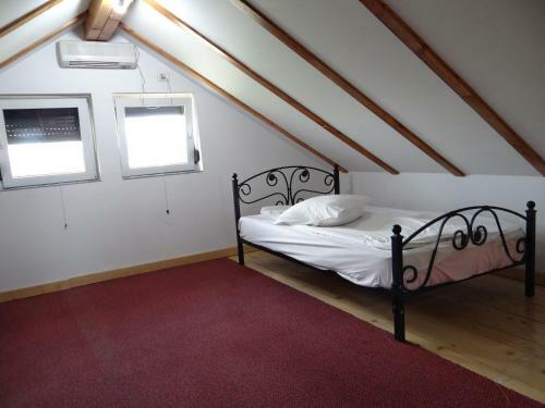 Hostal Pensiunea Lacul Albesti
