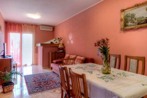 Comfortable Apartments In Peroj Near The Sea