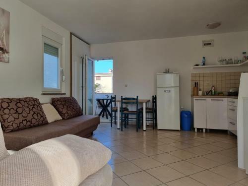 Apartment Aqua Near The City Beach