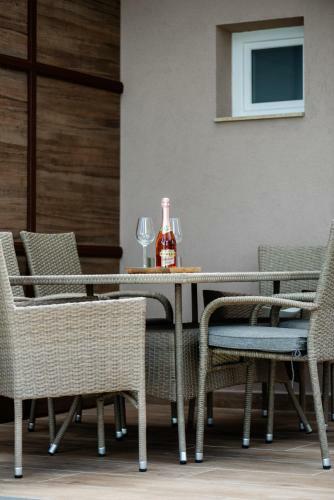 Part Apartman Si�fok - A - Priv�t V�zparttal