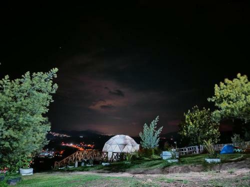Domo Roca Glamping Suesca