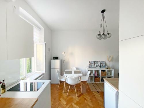 Bright Apartment 45m2 - Free Parking - Wifi