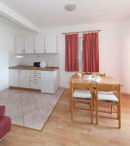 Apartments Ivo