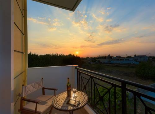 Sunny Breeze Deluxe Villa Near Beach, Private Pool