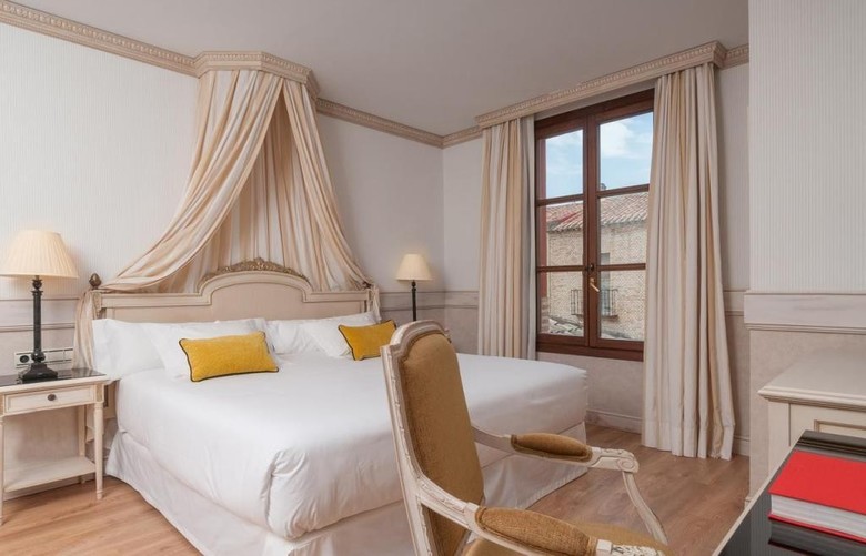 Hotel Eugenia De Montijo, Autograph Collection