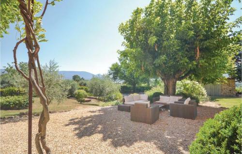 Five-bedroom Holiday Home In St. Saturnin Les Apt.