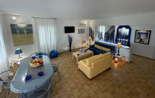 Hotel Milos Inn