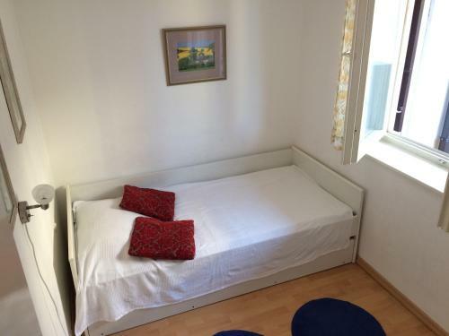 Hostal Rooms And Apartment Lia
