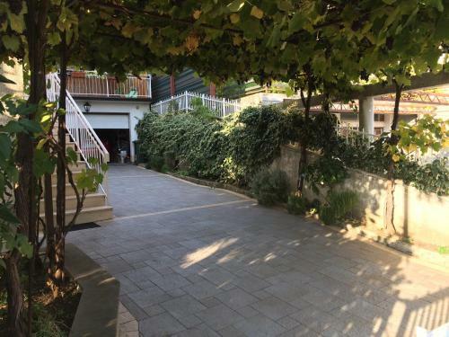 Hostal Rooms And Apartment Lia