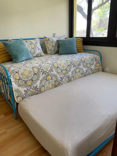 7min Walk To Courthouse Plaza! Historic Cottage