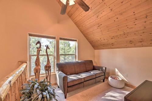 Show Low Escape Less Than 2 Mi To Hikes, Shops And More