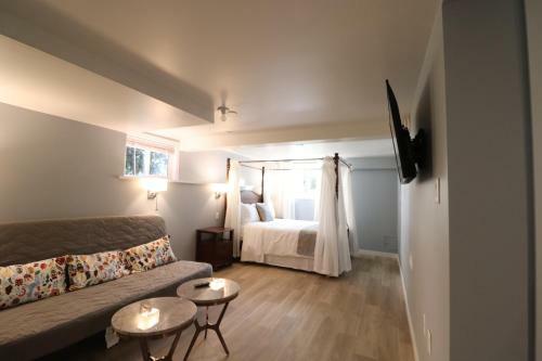 Victoria Gorge Waterway Vacation Home